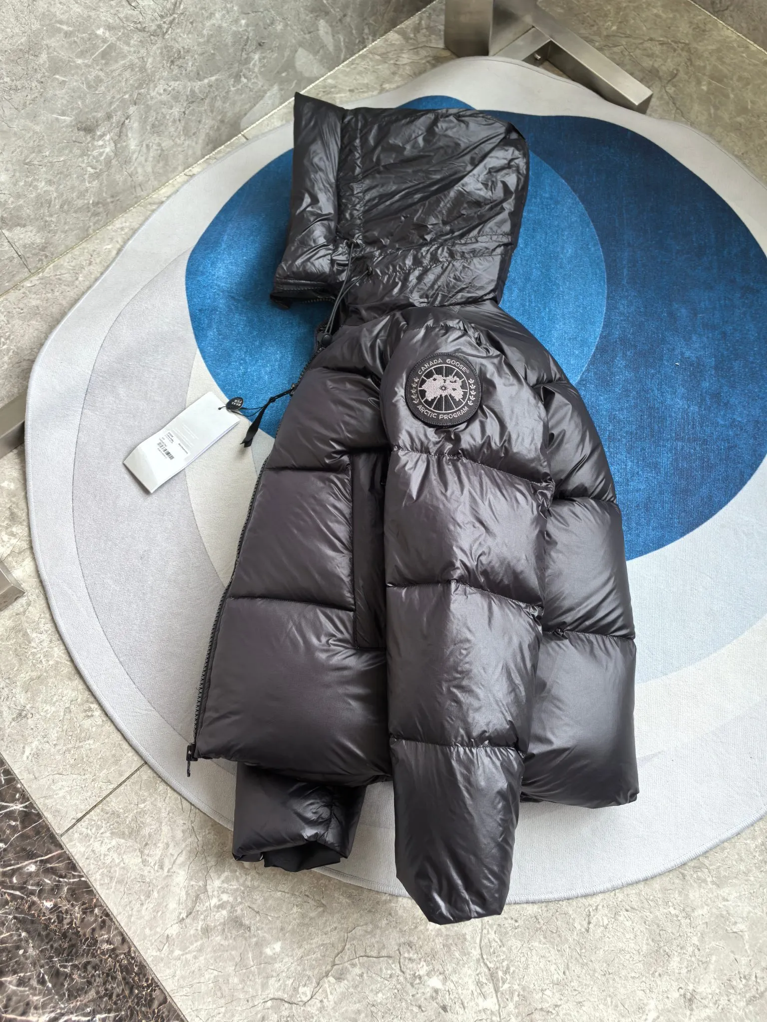 P760 2252M Crofton Puffer Unisex Jacket Down Jacket. Color: black black label. Size: S M L XL XXL.